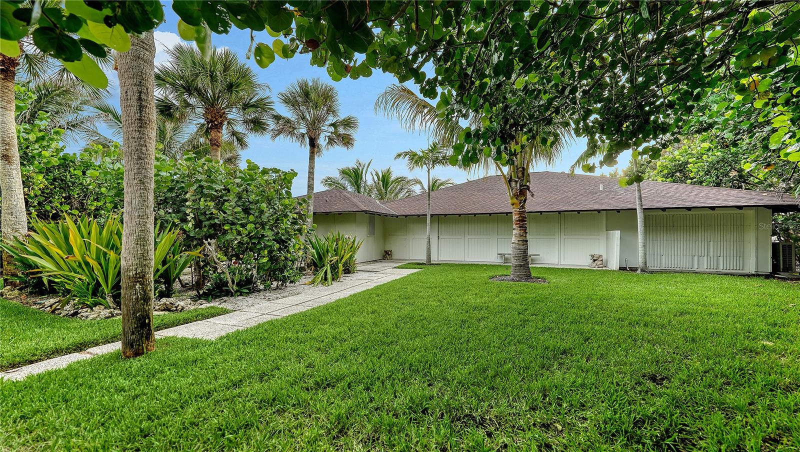 2417 Casey Key Rd, Nokomis, FL 34275 — photo 6 of 25