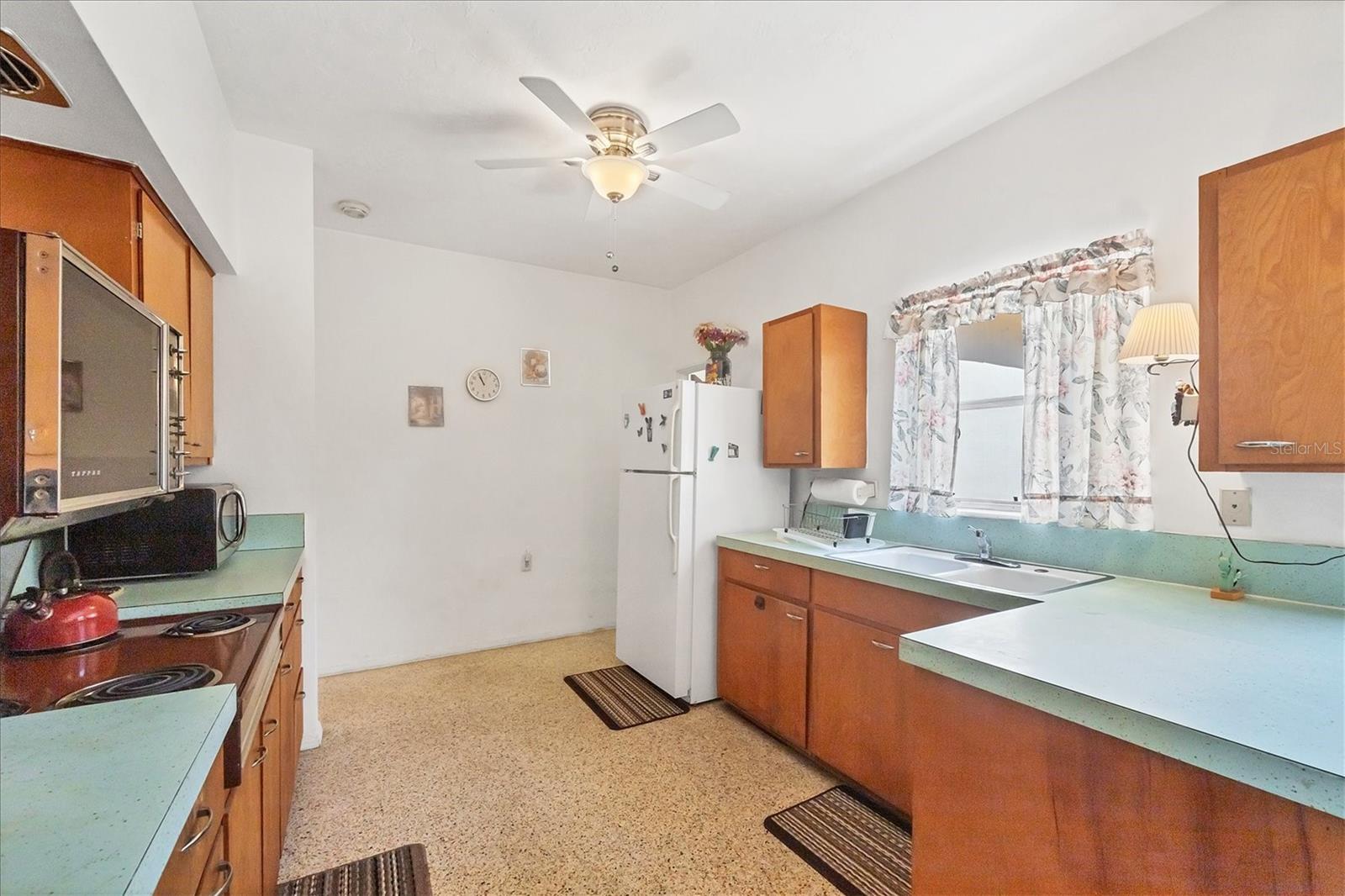 2538 Lakeshore Cir, Port Charlotte, FL 33952 — photo 12 of 32