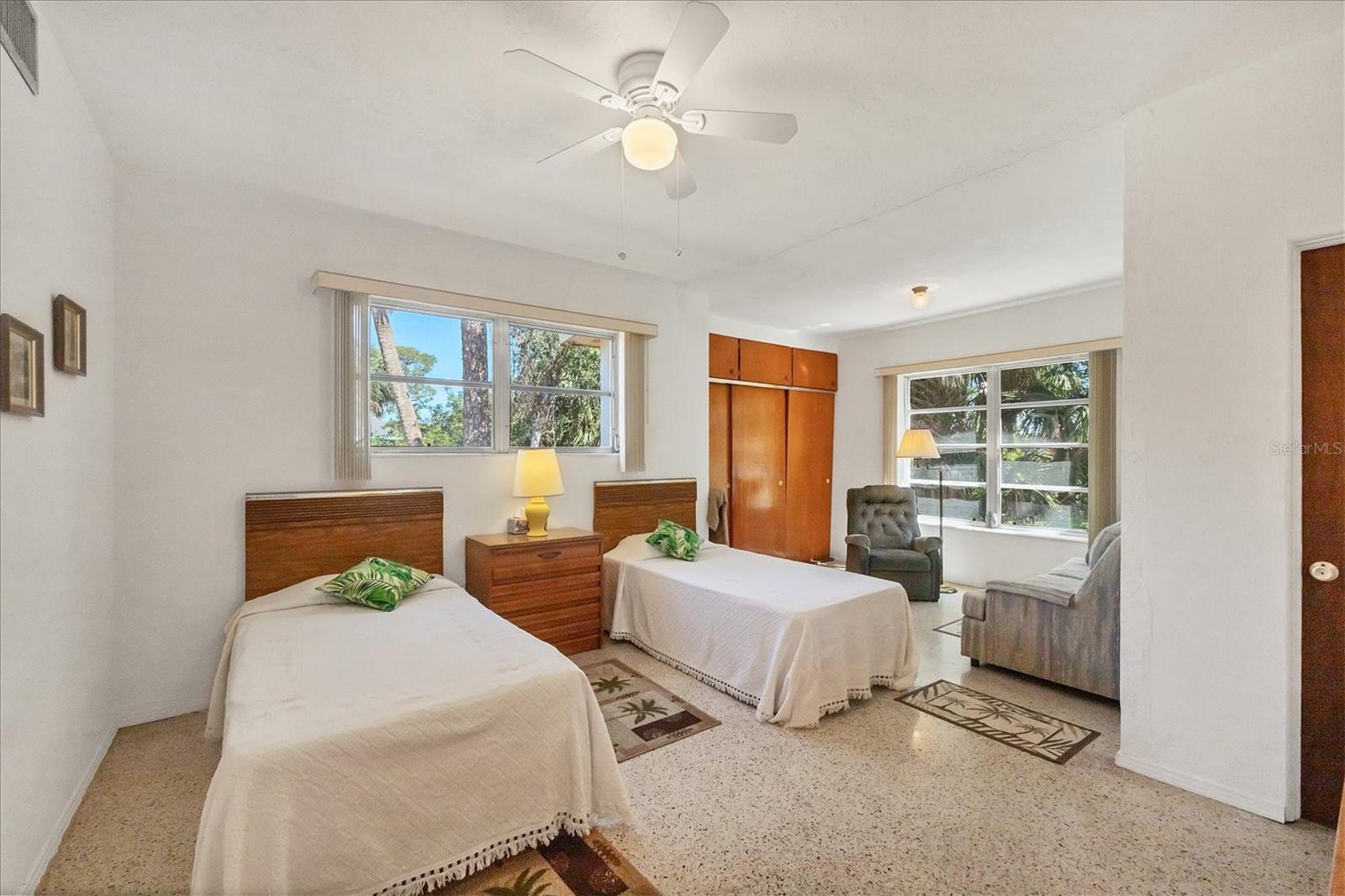 2nd bedroom