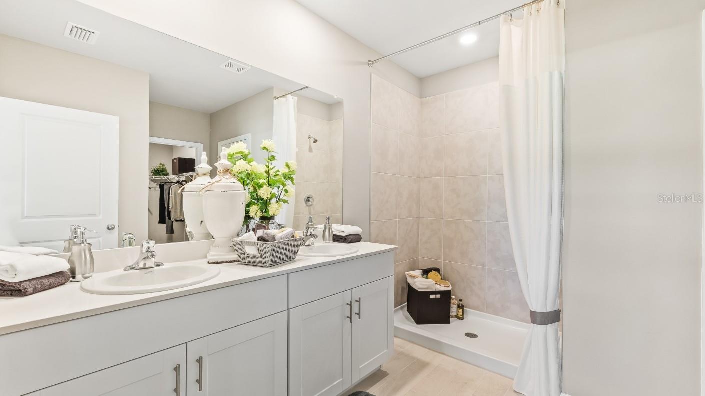 MODEL HOME