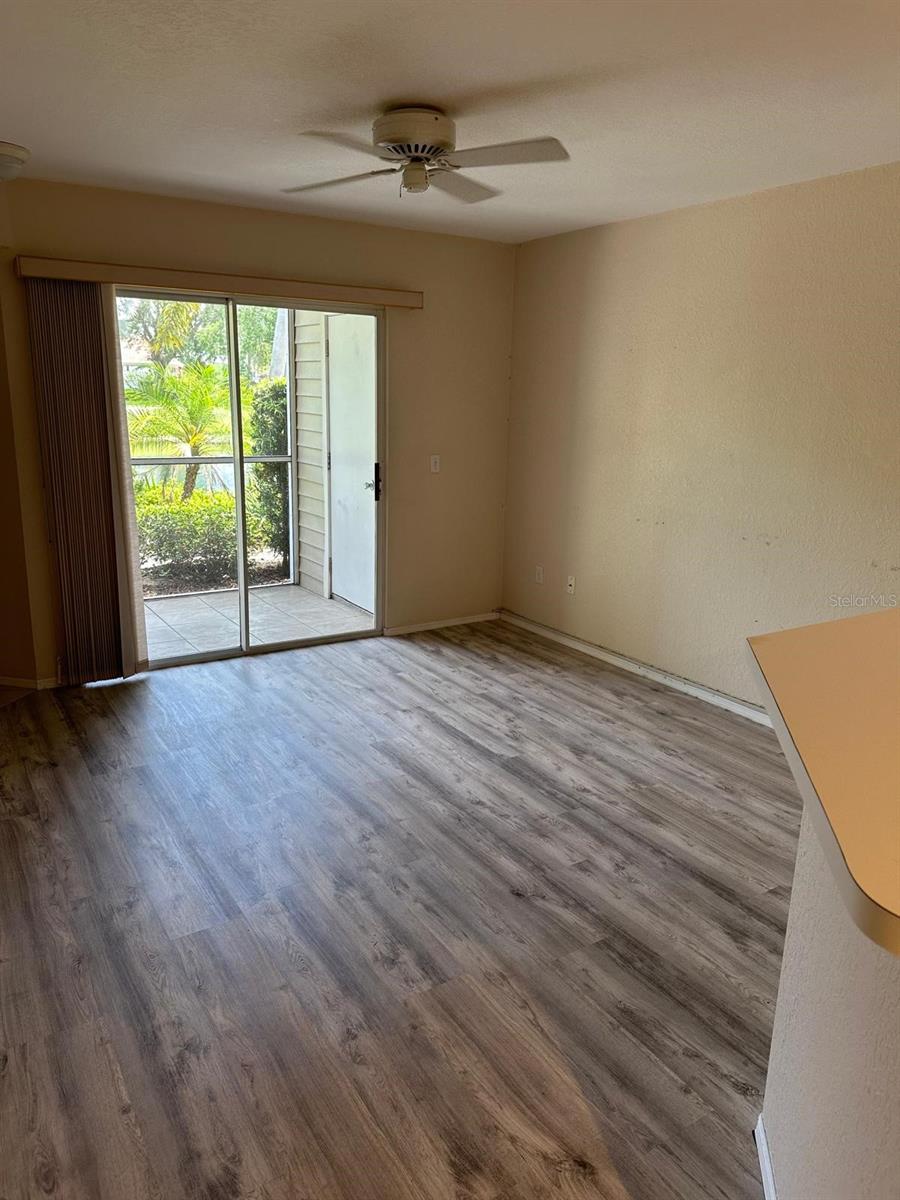 850 S Tamiami Trl #309, Sarasota, FL 34236 — photo 5 of 18