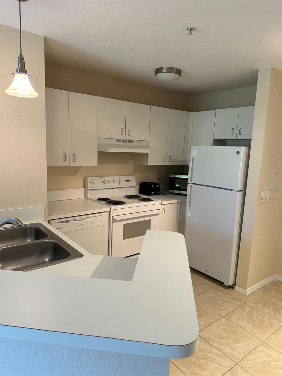 850 S Tamiami Trl #309, Sarasota, FL 34236 — photo 9 of 18
