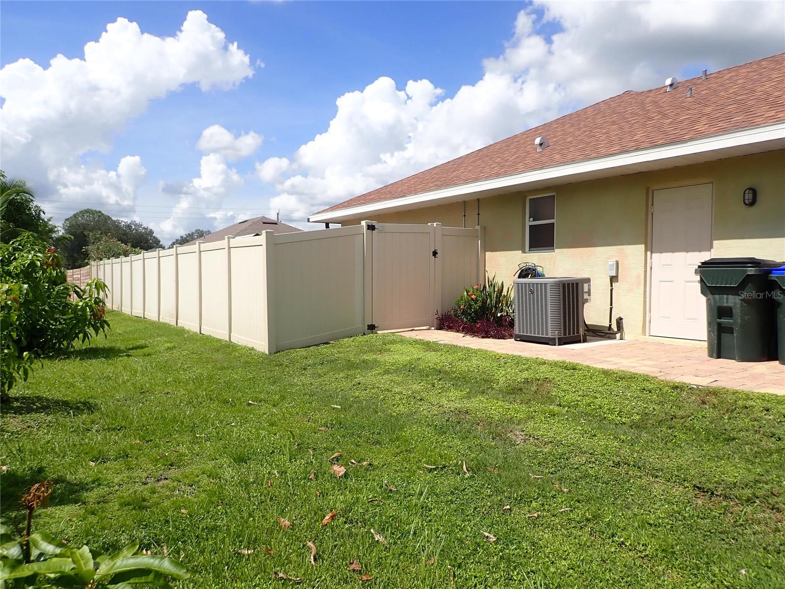 3137 Cincinnati St, North Port, FL 34286 — photo 6 of 88
