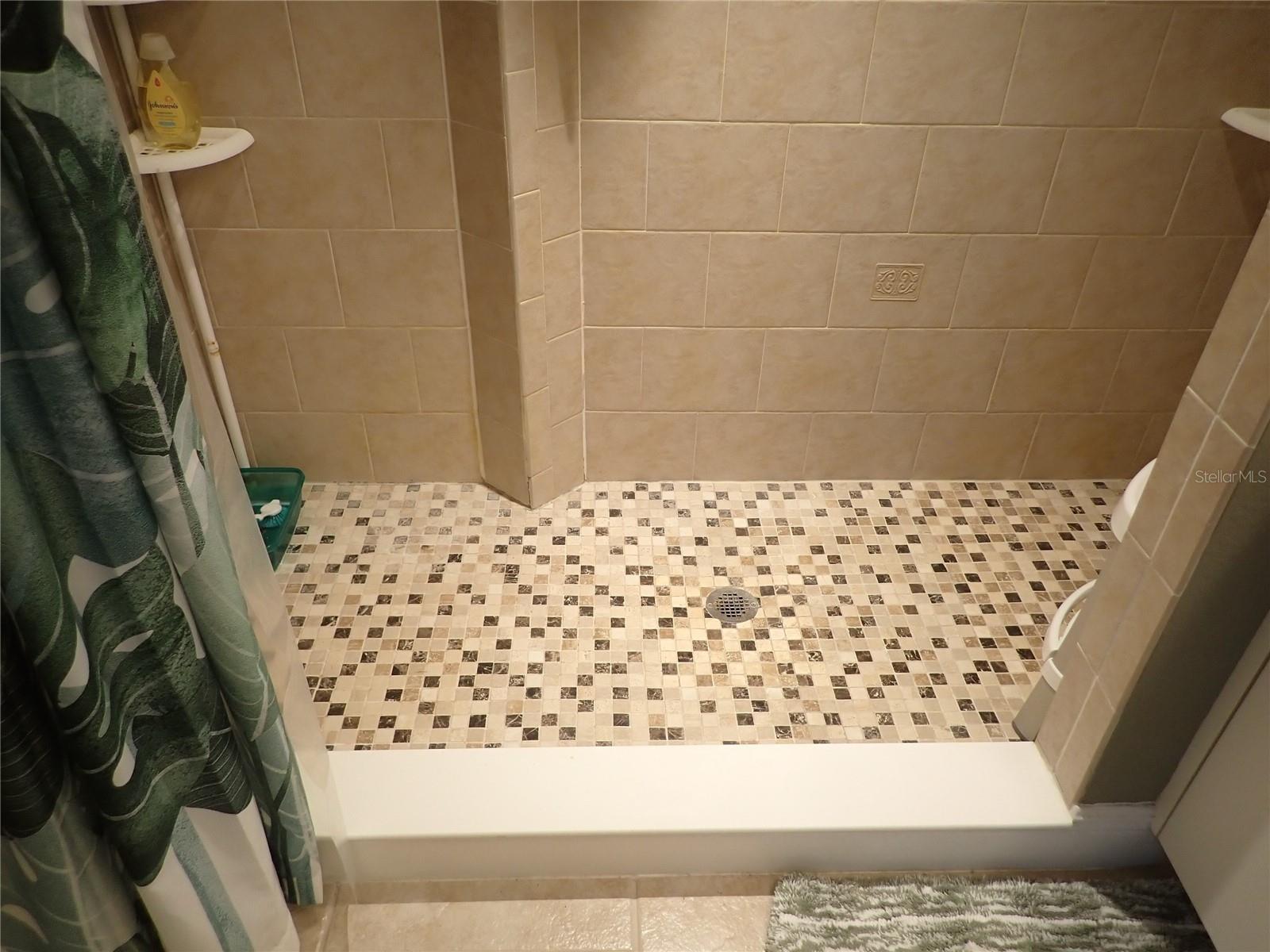 Primary en-suite