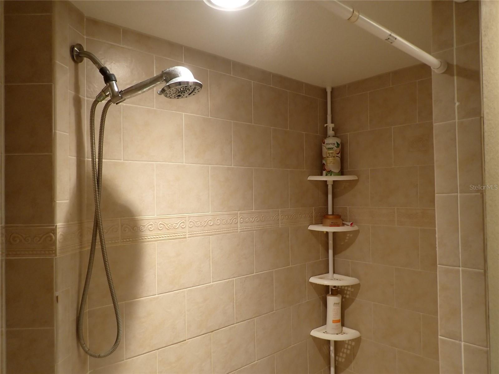 Primary en-suite