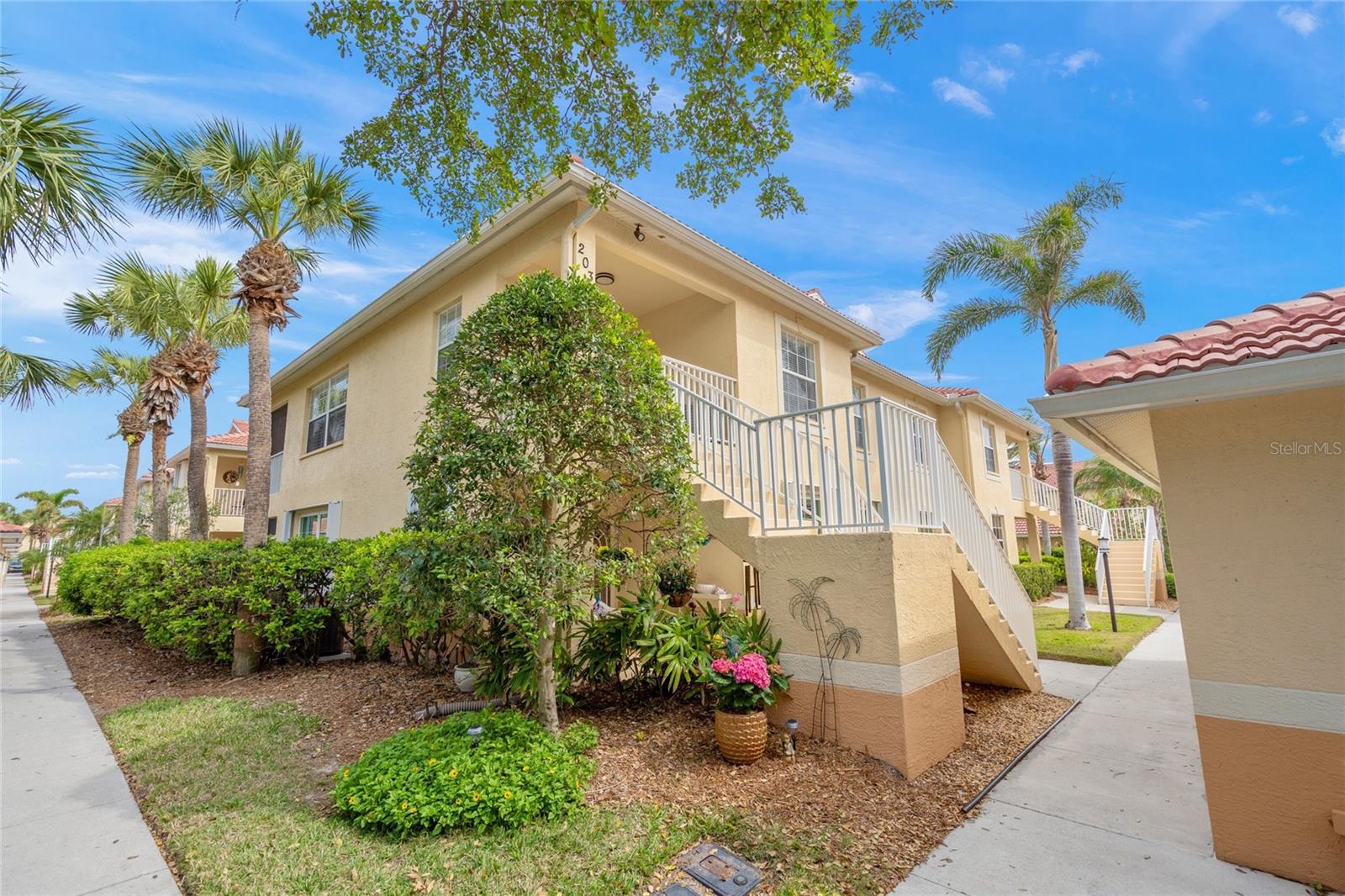 203 Casa del Lago Way #203