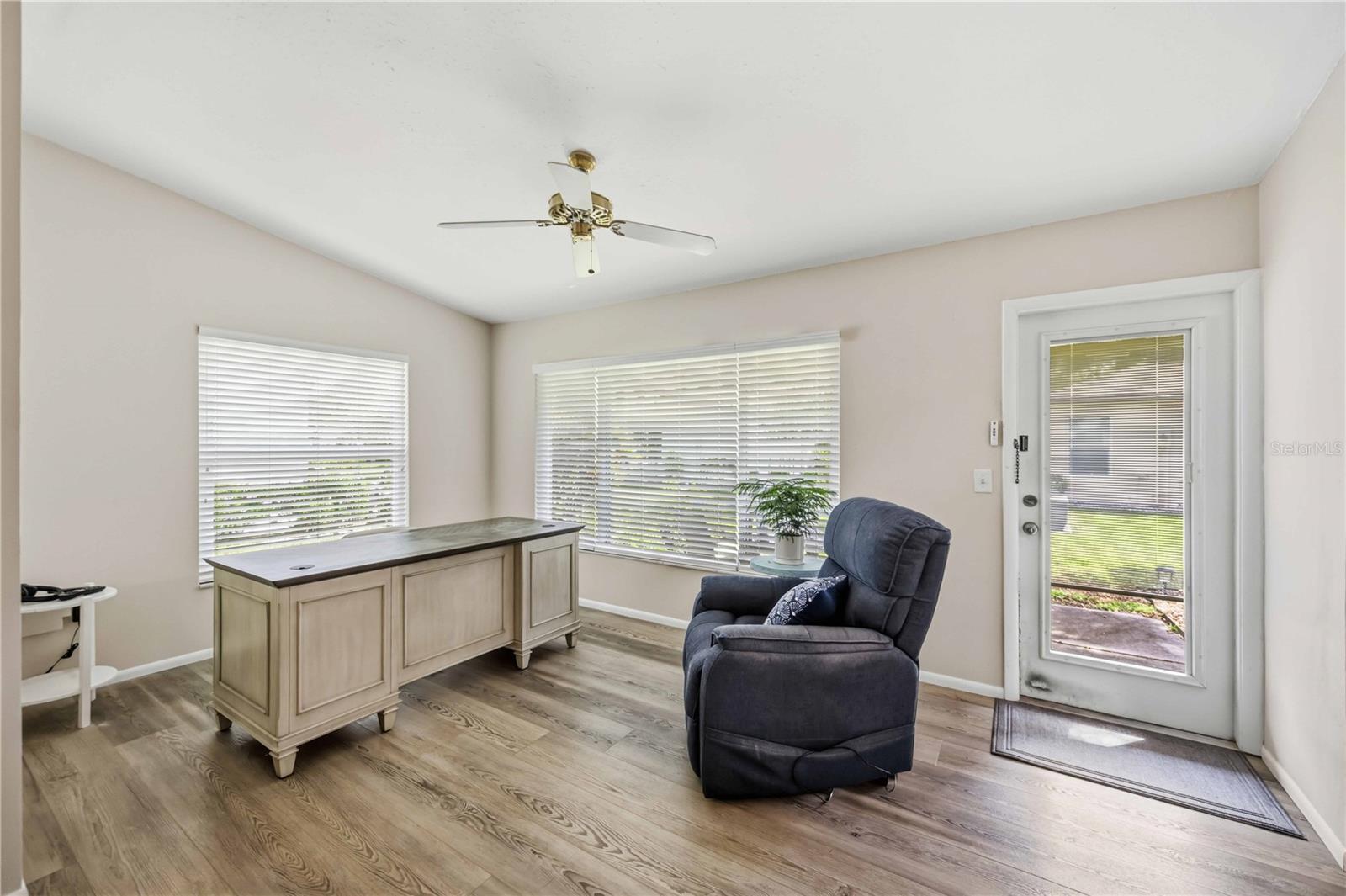 Flex space used as office/den or bonus sitting area