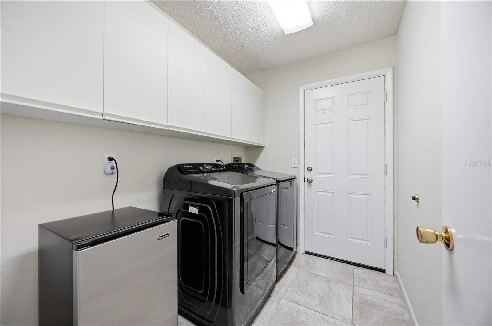 Laundry Room with access to 2 car garage