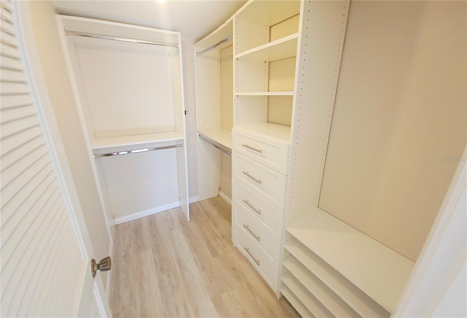 1650 Pine Tree Ln #204, Sarasota, FL 34236 — photo 13 of 40