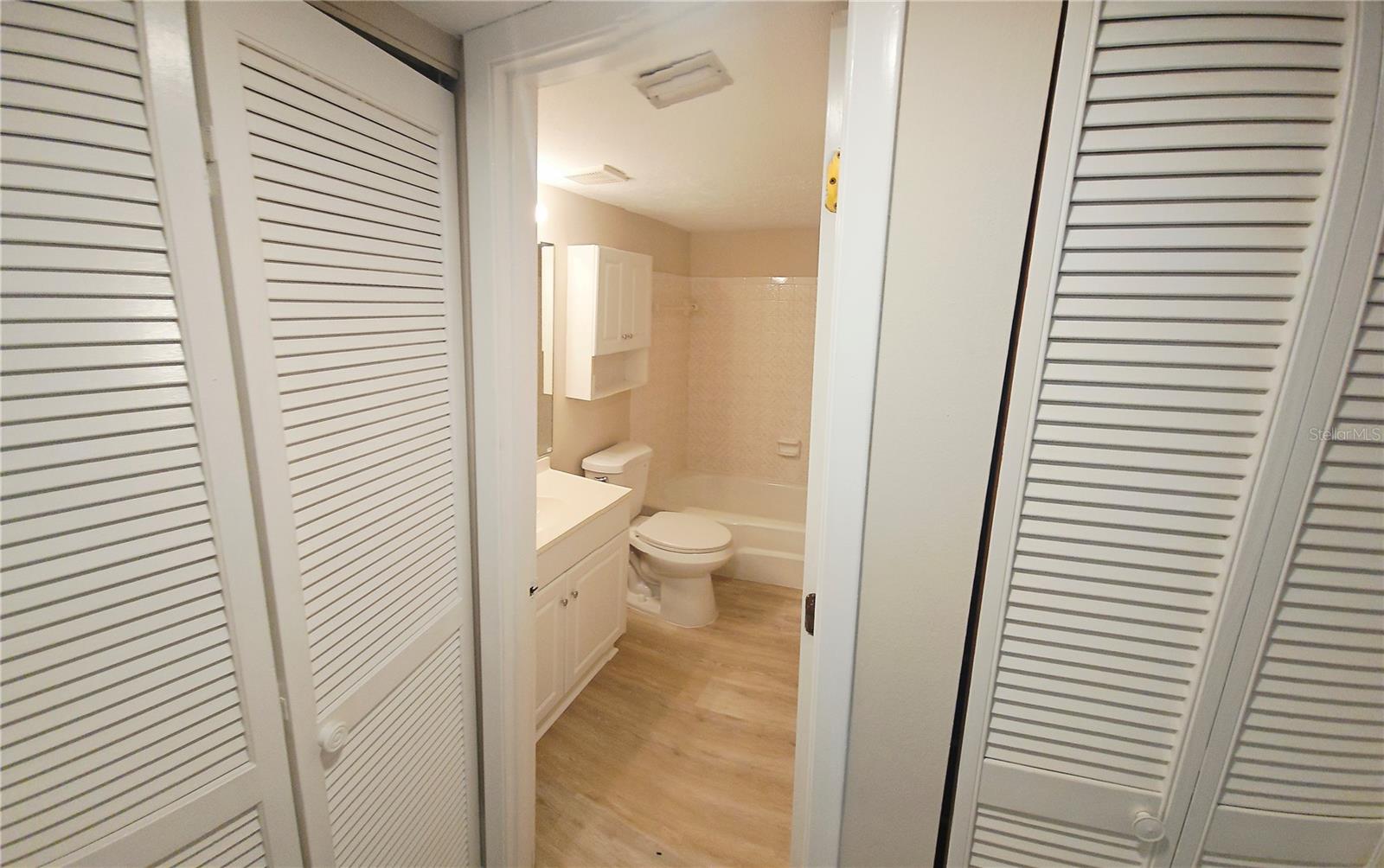 1650 Pine Tree Ln #204, Sarasota, FL 34236 — photo 14 of 40
