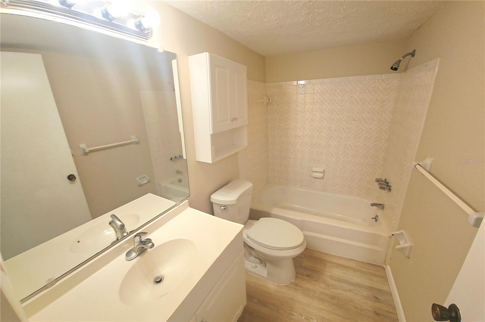 1650 Pine Tree Ln #204, Sarasota, FL 34236 — photo 15 of 40