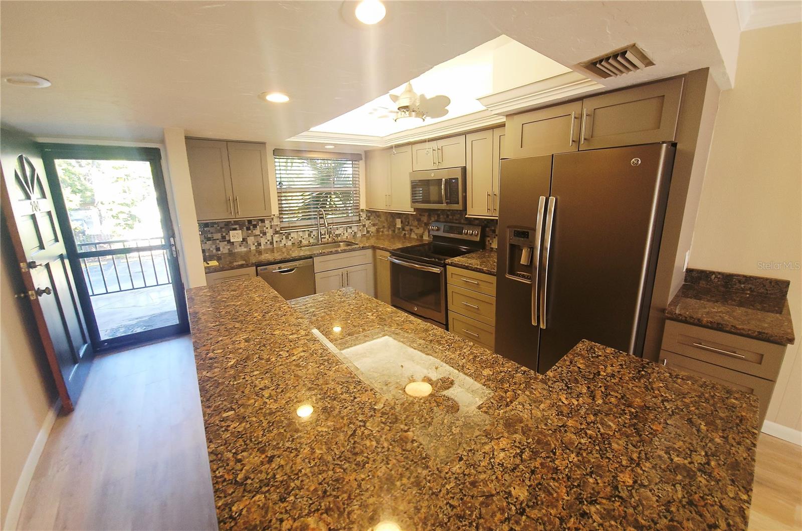 1650 Pine Tree Ln #204, Sarasota, FL 34236 — photo 5 of 40