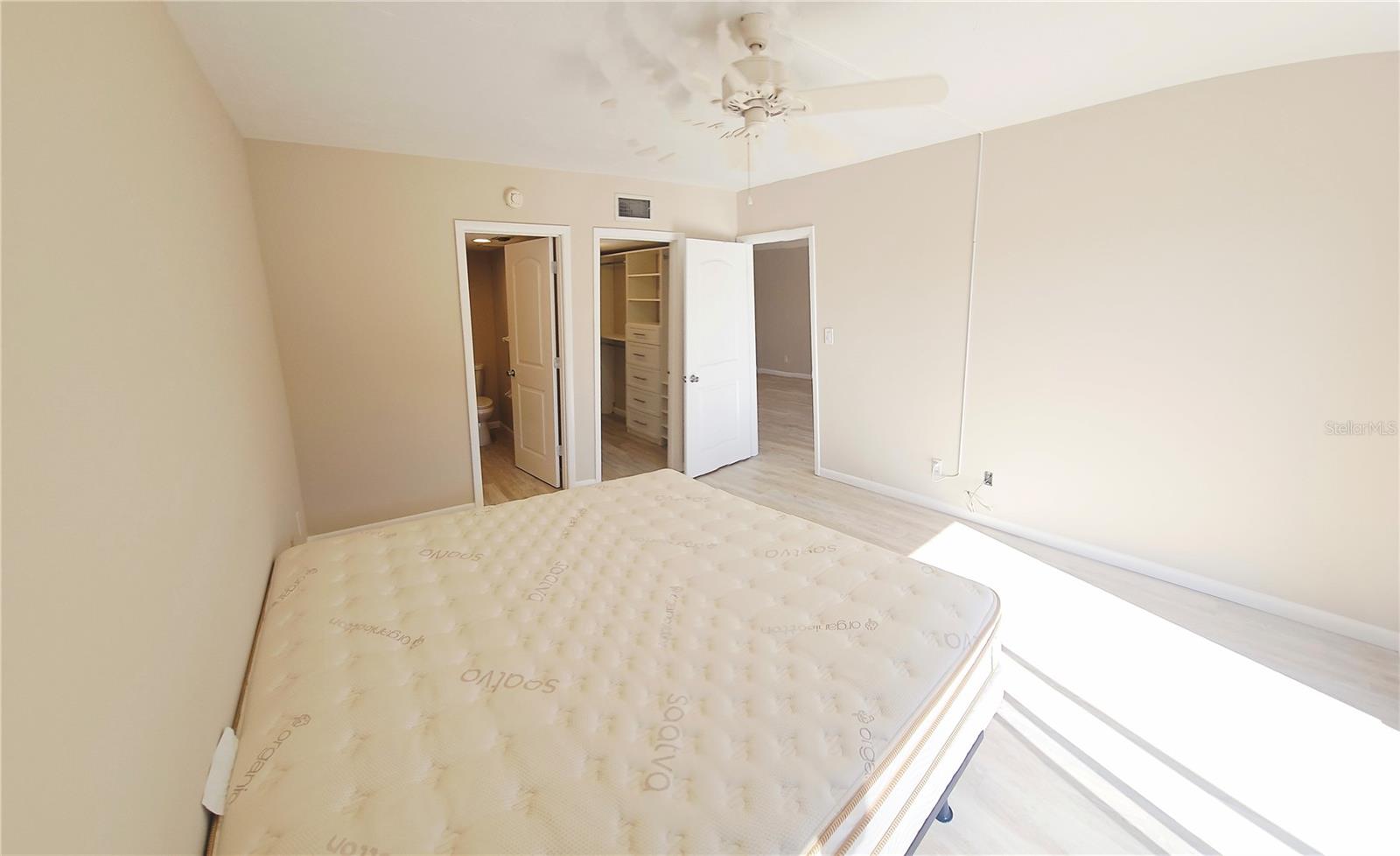 1650 Pine Tree Ln #204, Sarasota, FL 34236 — photo 11 of 40