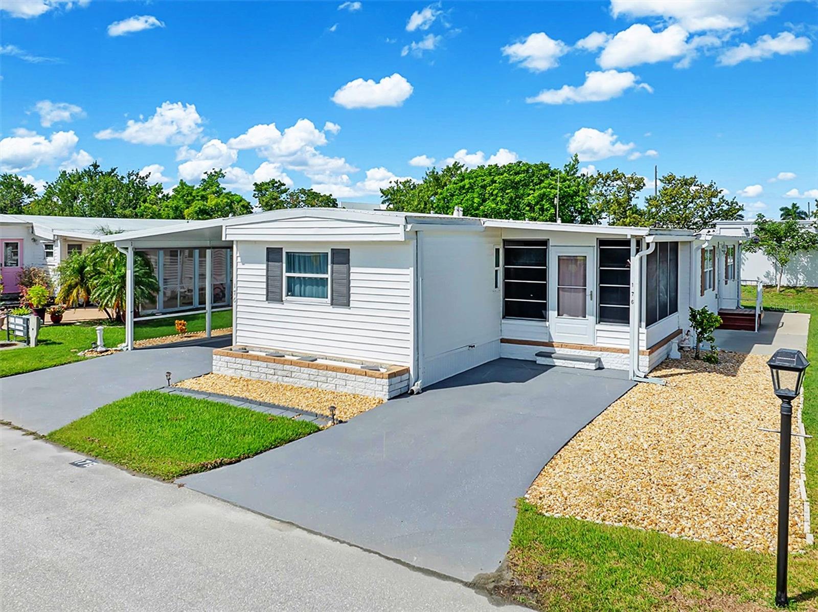 176 W Manatee Loop