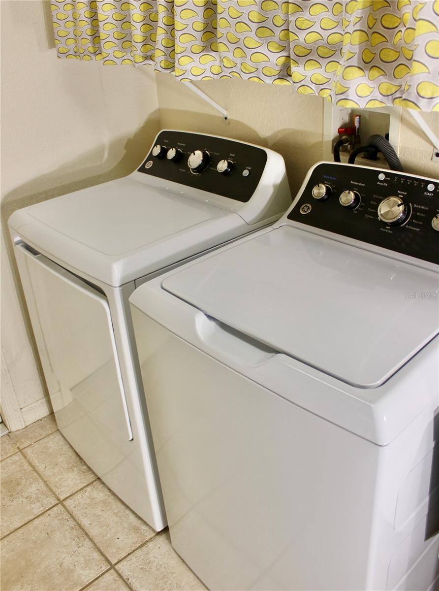 Brand New  Brand NewWasher/Dryer Included in Sale
