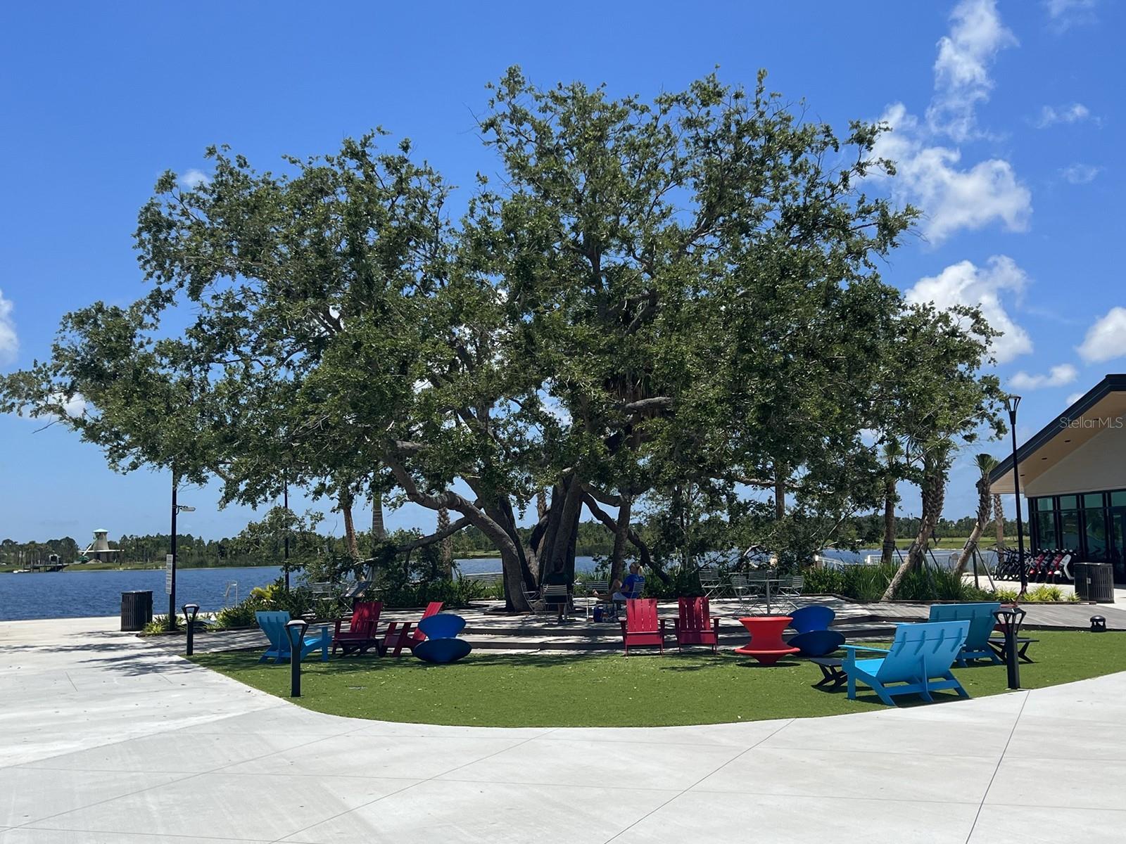 Downtown Wellen Park Heritage Tree Featuring Live Music
